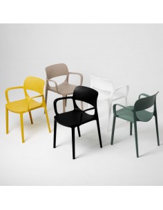 Silla Smile con Apoyabrazos Rossi Polipropileno UV | Andreplast
